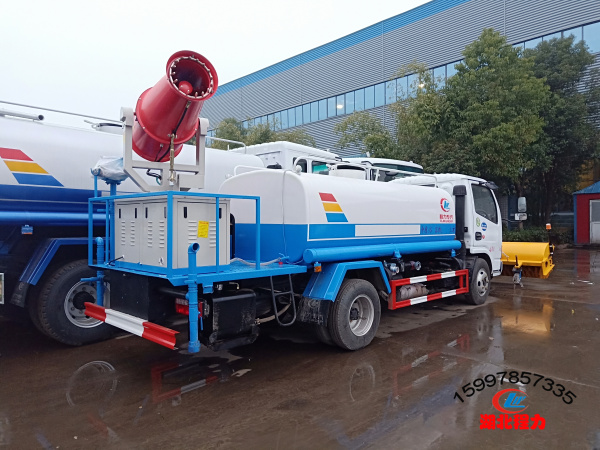 多功能洒水车 多功能洒水车