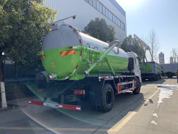 ����������۳���15����