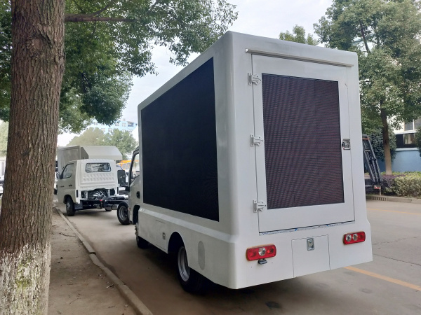 Ծ����˫�ֹ�泵