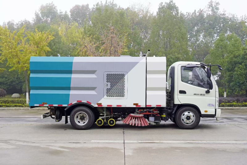 福田奥铃洗扫车(5方) 福田奥铃洗扫车(5方)