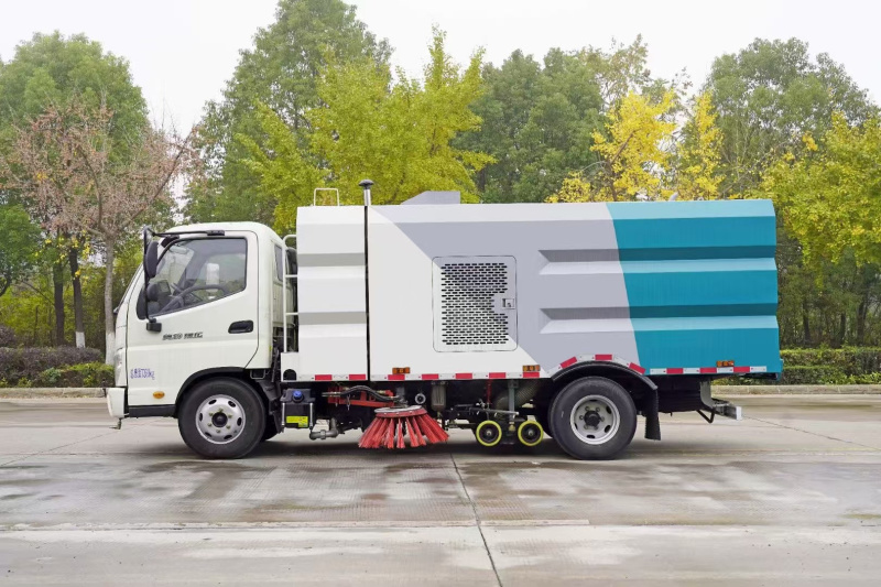 福田奥铃洗扫车(5方) 福田奥铃洗扫车(5方)