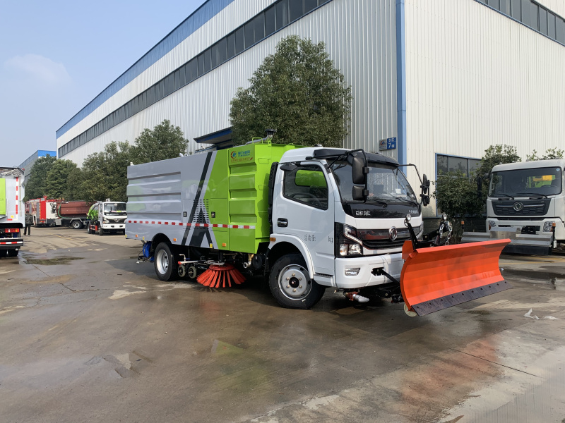 东风大多利卡洗扫车前置加装2.5米除雪铲 东风大多利卡洗扫车前置加装2.5米除雪铲